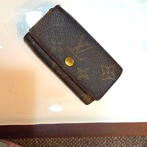 Louis Vuitton monogram 4 key holder